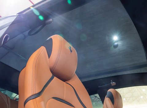 Ferrari GTC4 Lusso T 9