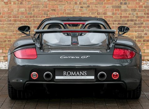 Porsche Carrera GT 5
