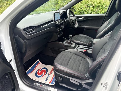 Ford Kuga ST-LINE FIRST EDITION 18