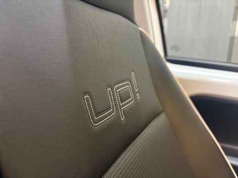 Volkswagen Up 1.0 High up! Euro 5 3dr 22
