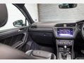 Volkswagen Tiguan 2.0 TDI R-Line Tech DSG 4Motion Euro 6 (s/s) 5dr 36