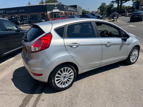 Ford Fiesta 1.6 Titanium Powershift Euro 5 5dr 11