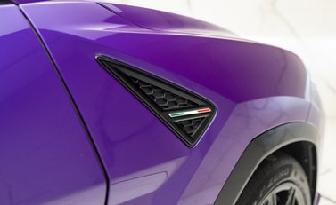 Lamborghini Urus SE 48