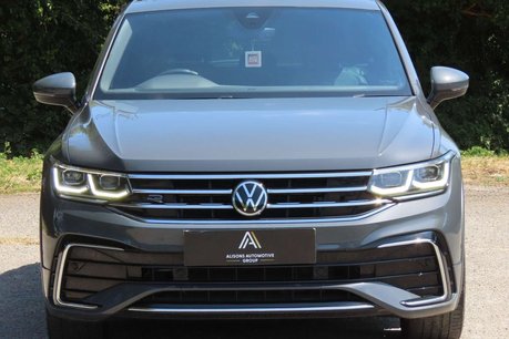 Volkswagen Tiguan 2.0 TDI R-Line SUV 5dr Diesel DSG 4Motion Euro 6 (s/s) (150 ps) 3