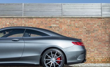 Mercedes-Benz S Class S63 Coupe 28