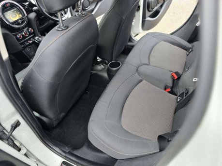 Mini Hatch 1.5 Cooper Hatchback 5dr Petrol Steptronic Euro 6 (s/s) (136 ps) 36