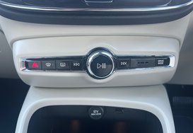 Volvo XC40 2.0 T4 INSCRIPTION PRO AUTO PETROL 46