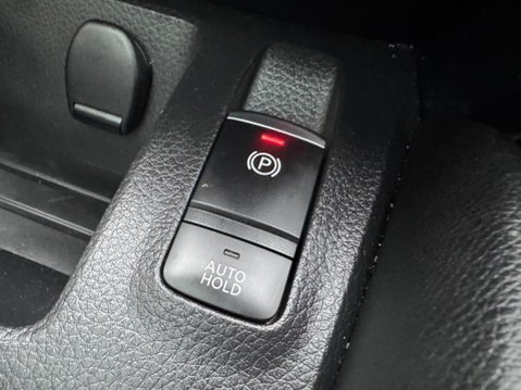 Nissan Qashqai 1.3 DIG-T Tekna Euro 6 (s/s) 5dr 30