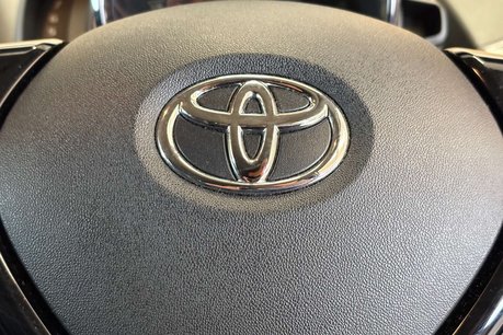 Toyota Aygo 1.0 VVT-i x-pure Hatchback 5dr Petrol Manual Euro 6 (68 ps) 43