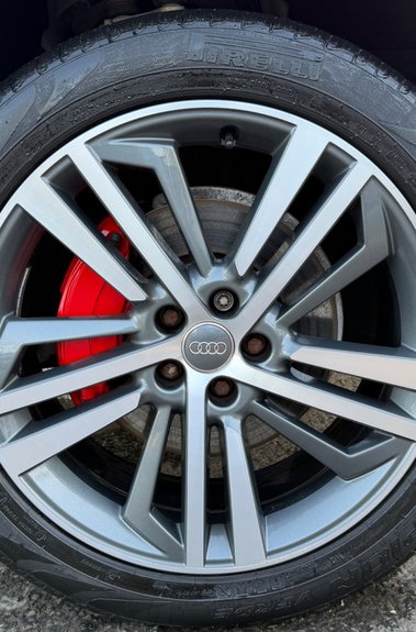 Audi Q5 TDI QUATTRO S LINE - 20 INCH ALLOYS - FULL SERVICE HISTORY - 2 OWNERS 