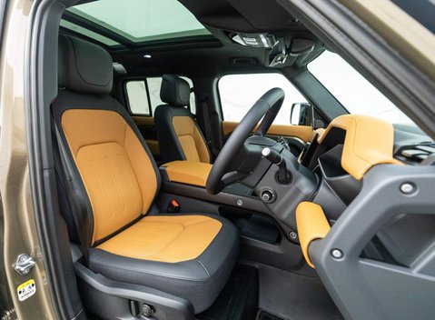 Land Rover Defender X 6