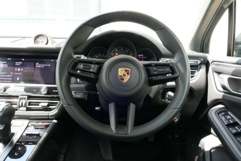 Porsche Macan 2.9T V6 GTS SUV 5dr Petrol PDK 4WD Euro 6 (s/s) (440 ps) 25