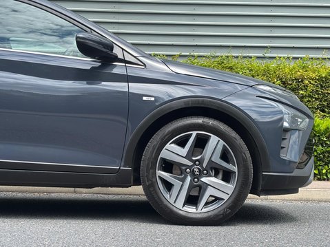 Hyundai BAYON T-GDI PREMIUM MHEV 11