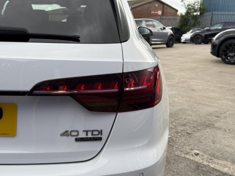 Audi A4 2.0 TDI 40 Black Edition Estate 5dr Diesel S Tronic quattro Euro 6 (s/s) (1 19