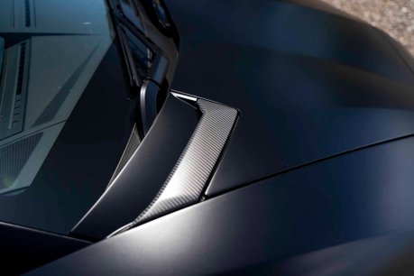 Lamborghini Aventador SV AD PERSONAM. FACTORY SATIN CARBON FIBRE EXT. COMFORT SEATS. FRONT LIFT. 5