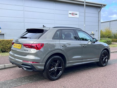 Audi Q3 1.5 TFSI CoD 35 S line S Tronic Euro 6 (s/s) 5dr 3