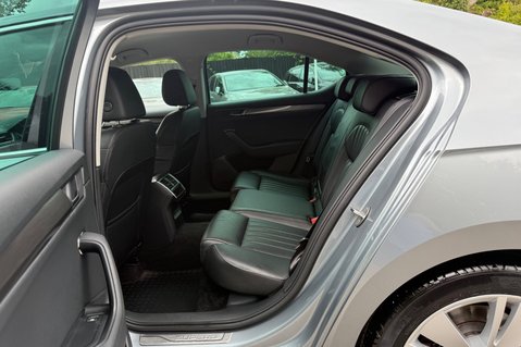Skoda Superb SE L TDI DSG - FULL SKODA SERVICE HISTORY - 8 SERVICES 29