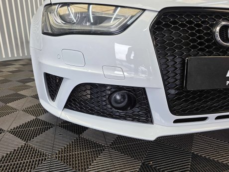 Audi RS4 4.2 FSI V8 Estate 5dr Petrol S Tronic quattro Euro 5 (450 ps) 14