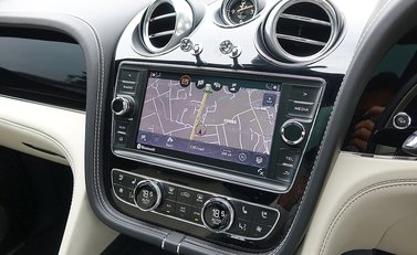 Bentley Bentayga 11