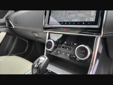 Jaguar XE R-DYNAMIC S 34