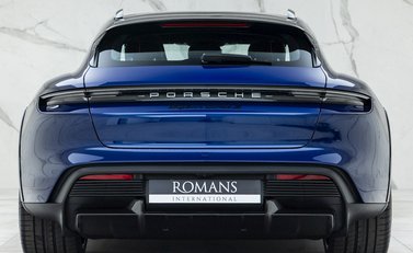 Porsche Taycan Turbo S Cross Turismo 5