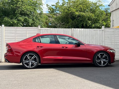 Volvo S60 2.0 T5 R-Design Edition Saloon 4dr Petrol Auto Euro 6 (s/s) (250 ps) 6