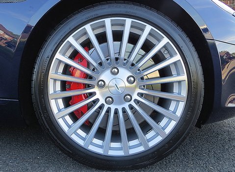 Aston Martin Rapide 12