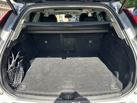 Volvo XC60 2.0 RECHARGE T6 INSCRIPTION AWD 5 Dr 19