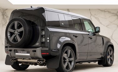 Land Rover Defender 110 V8 7