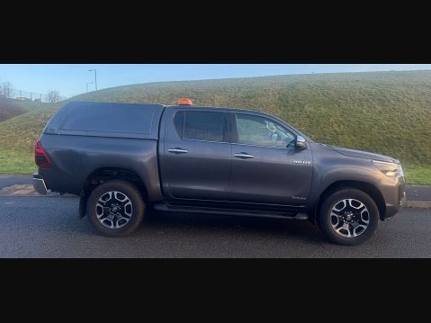 Toyota Hilux 2.8 HI-Luxury Invincible D-4D 4WD Double Cab Auto 4WD 5dr 4