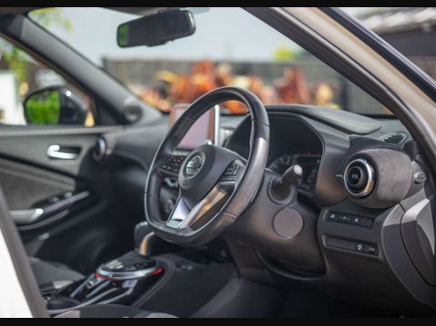 Nissan Juke 1.0 Juke Tekna+ DiG-T Semi-Auto 5dr 26