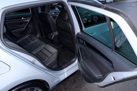 Volkswagen Golf R TSI 4MOTION DSG -LEATHER -CAMERA-PRETORIAS -PAN ROOF -WHITE/SILVER -GHOST 33