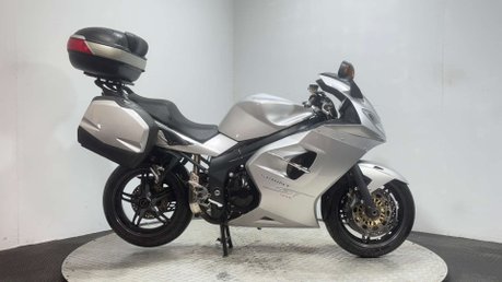 Triumph Sprint 2006 36K FULL LUGGAGE NEW MOT WARRANTY VERY CLEAN TOURER 1