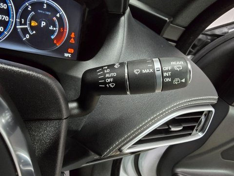 Jaguar F-Pace 3.0 D300 V6 S Auto AWD Euro 6 (s/s) 5dr 35