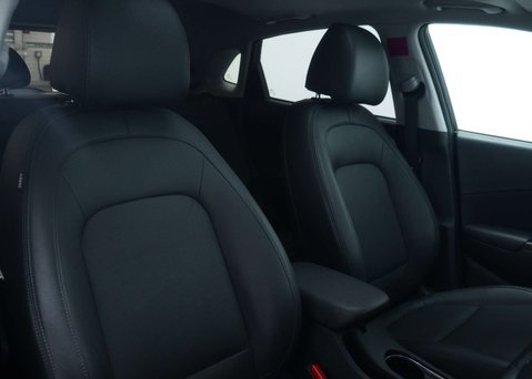 Hyundai KONA 1.6 h-GDi Ultimate SUV 5dr Petrol Hybrid DCT Euro 6 (s/s) (141 ps) 47