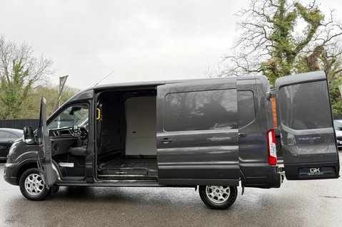 Ford Transit 350 LIMITED ECOBLUE - RARE SPEC VAN - L3H2 - CRUISE -CAMERA - LWB MID ROOF 43