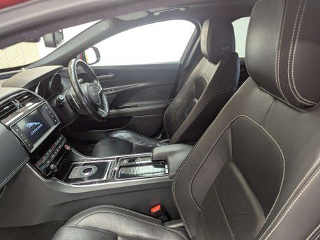 Jaguar XE 2.0 XE R-Sport i Auto 4dr 33