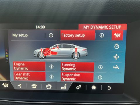 Jaguar XF 3.0D V6 S AUTOMATIC 32