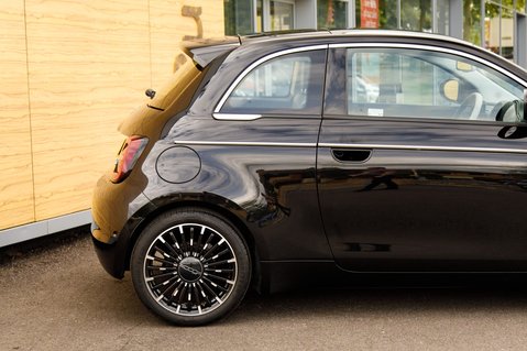 Fiat 500e LA PRIMA 8