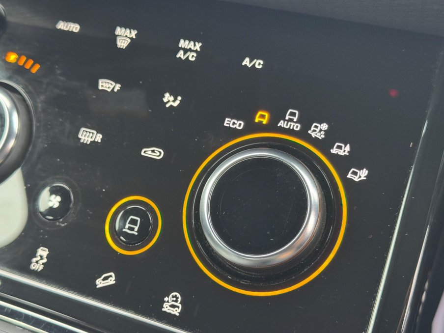 2020 Land Rover Range Rover Evoque — image 32