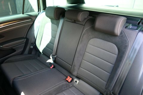 Volkswagen Golf 2.0 Golf R TSi 4Motion Semi-Auto 4WD 5dr 37