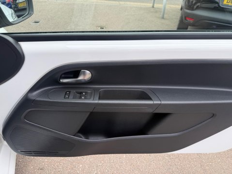 Volkswagen Up 1.0 Move up! Euro 5 3dr 22