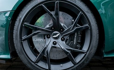 Aston Martin DBS Superleggera 10