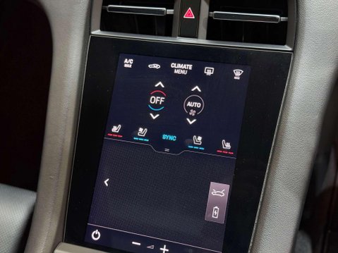 Porsche Taycan Performance 79.2kWh Saloon 4dr Electric Auto RWD (408 ps) 37