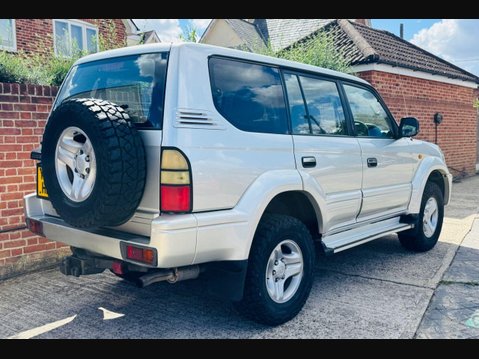 Toyota Land Cruiser Colorado 3.0 D-4D GX SUV 5dr Diesel Automatic (8 Seat) (279 g/km, 161 bhp) 5