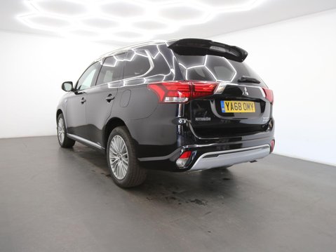 Mitsubishi Outlander 2.4h TwinMotor 13.8kWh 4h CVT 4WD Euro 6 (s/s) 5dr 7