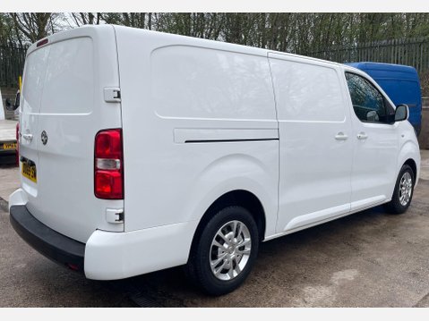 Vauxhall Vivaro 1.5 Turbo D 2900 Sportive L2 H1 Euro 6 (s/s) 5dr 8