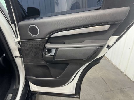 Land Rover Discovery 3.0 Discovery R-Dynamic S D MHEV Auto 4WD 5dr 64