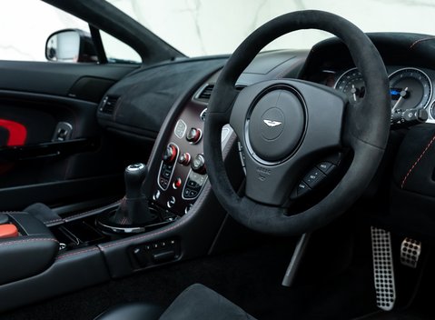 Aston Martin V12 Vantage S Roadster 13