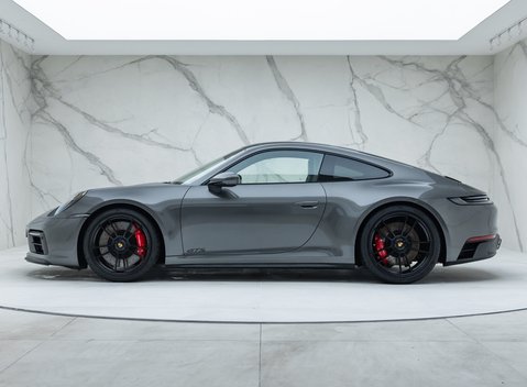 Porsche 911 Carrera GTS (992) 5